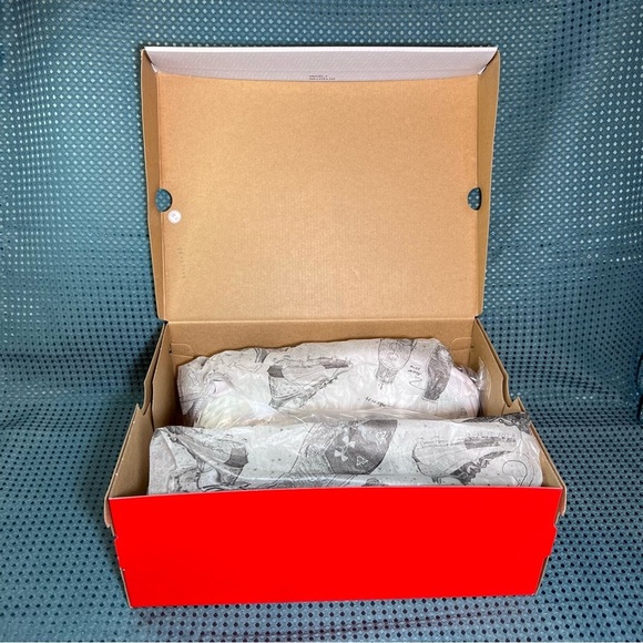 ***NWT****Men’s Under Armour Baseball Cleats-White - Picture 10 of 12